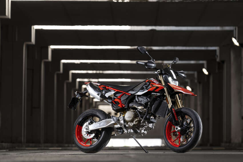 Ducati Hypermotard 698 Mono didedah – enjin satu silinder 77.5 hp, berat 151 kg, suspensi boleh laras 1691002