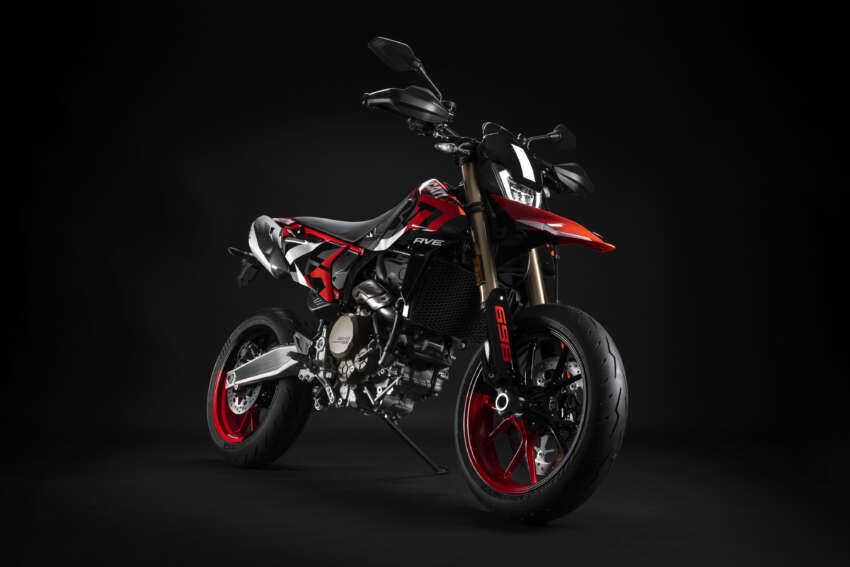 Ducati Hypermotard 698 Mono didedah – enjin satu silinder 77.5 hp, berat 151 kg, suspensi boleh laras 1691018