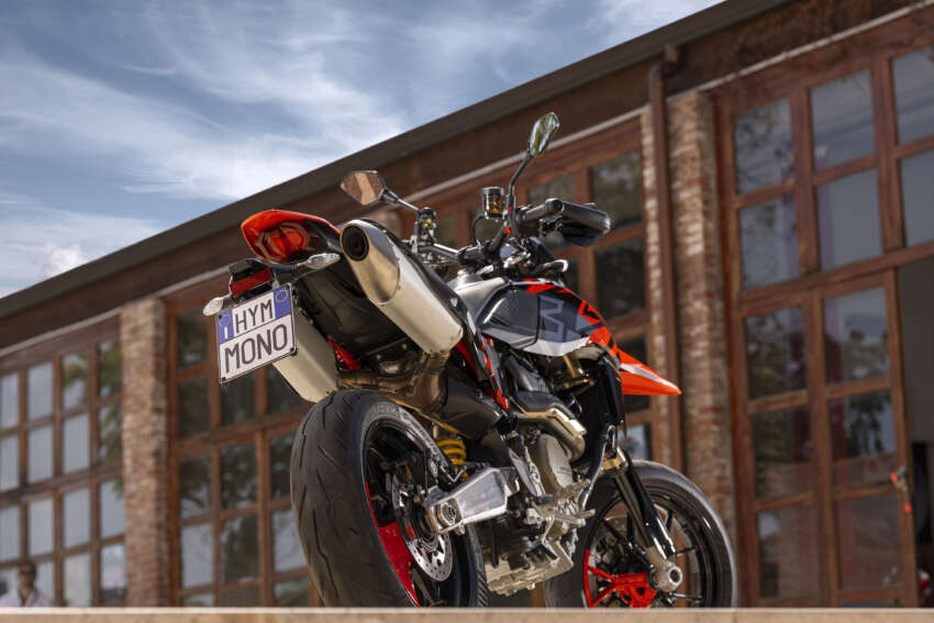 Ducati Hypermotard 698 Mono didedah – enjin satu silinder 77.5 hp, berat 151 kg, suspensi boleh laras 1691008
