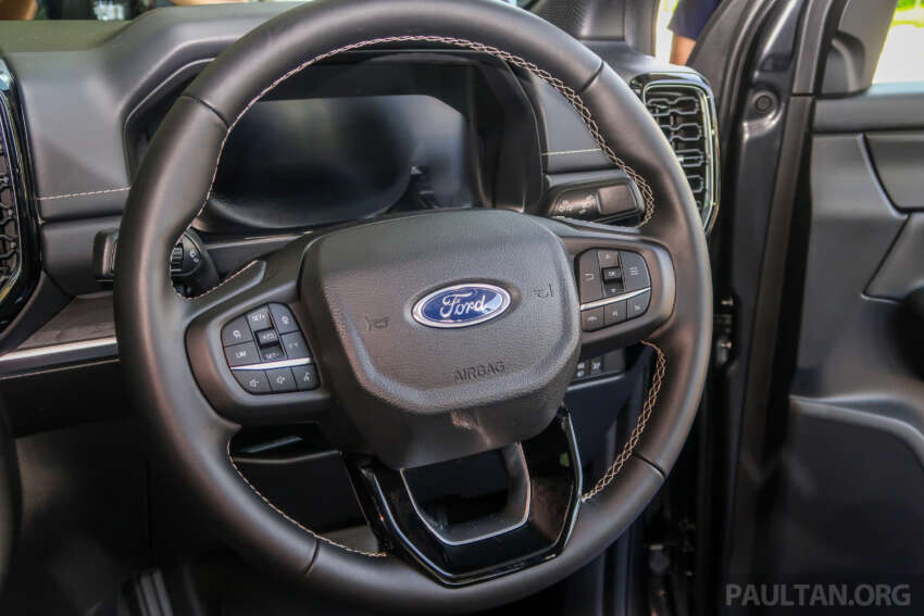 Ford Ranger Platinum 2023 di M’sia — dari RM184k; lampu LED Matrix, rak fleksibel, kluster digital 12.4-inci 1690376