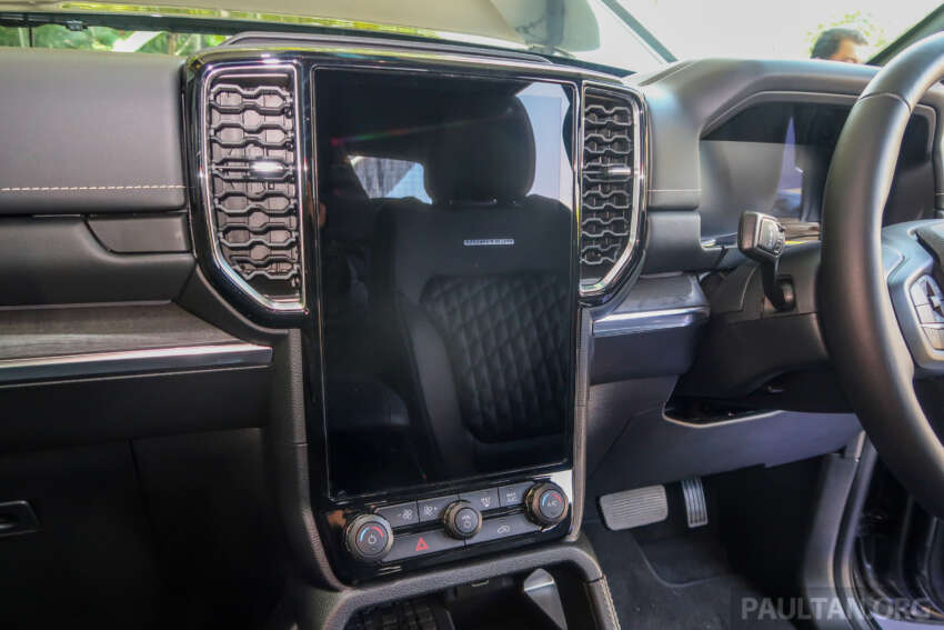 Ford Ranger Platinum 2023 di M’sia — dari RM184k; lampu LED Matrix, rak fleksibel, kluster digital 12.4-inci 1690377