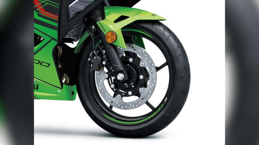 Kawasaki Ninja 500 dan Z500 diperkenal – enjin dua silinder 451 cc, kuasa 45 hp, enam kelajuan, meter TFT 1694874