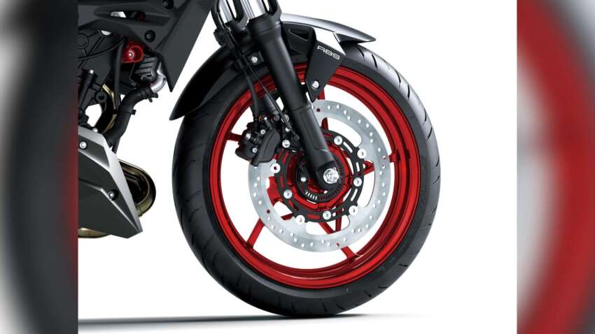 Kawasaki Ninja 500 dan Z500 diperkenal – enjin dua silinder 451 cc, kuasa 45 hp, enam kelajuan, meter TFT 1694815