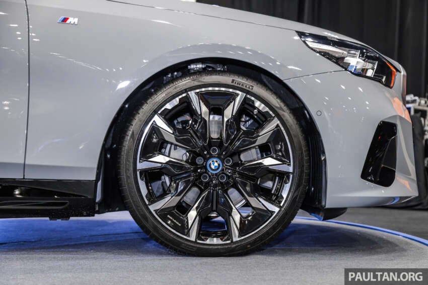 2024 BMW i5 launched in Malaysia – G60 5 Series EV debuts with eDrive40 variant, 340 hp, 582 km; RM420k 1691927