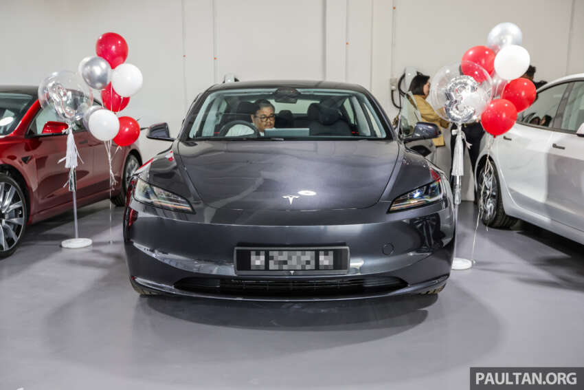 Tesla Model 3 Highland facelift in Malaysia – first units of RWD, Long Range EVs delivered to customers 1701416