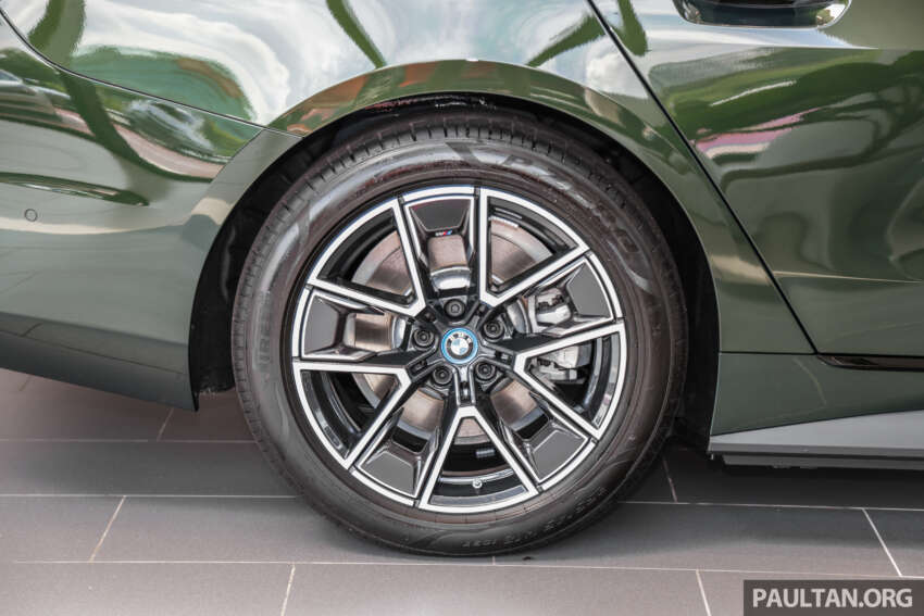 BMW i4 eDrive35 M Sport 2023 di Malaysia – 286 PS, 400 Nm; jarak EV cecah 483 km; harga dari RM284k 1709472