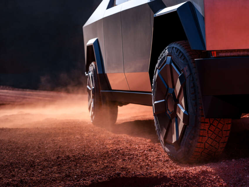 Tesla Cybertruck 2024 diperkenal – trak EV versi produksi dengan kuasa sehingga 857 PS, kalis peluru 1702641