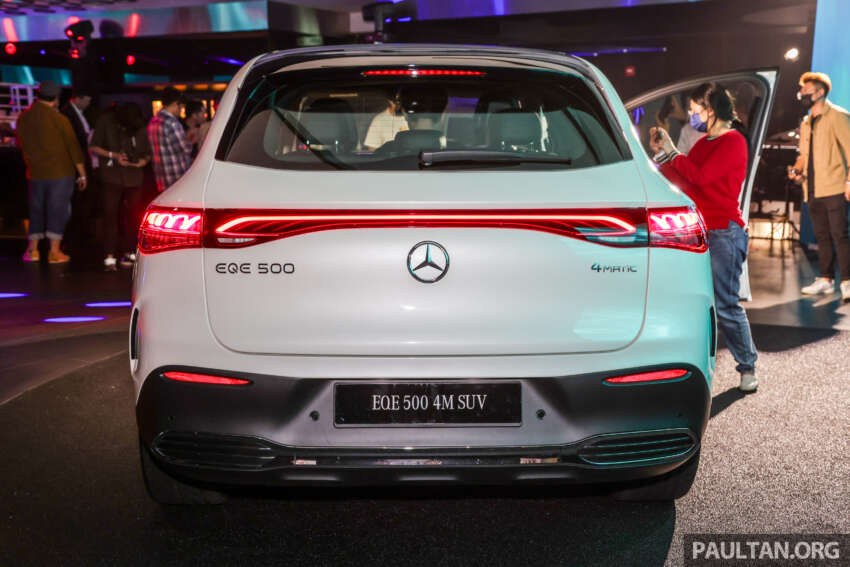 Mercedes-Benz EQE SUV EV dilancar di Malaysia — varian EQE500 4Matic AMG Line, jarak 552 km, RM486k 1704243