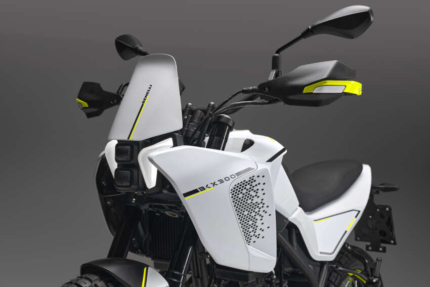 Benelli BKX 300 dan BKX 300 S diperkenal – guna enjin 292 cc baru, masuk pasaran tengah tahun 2024 1702527