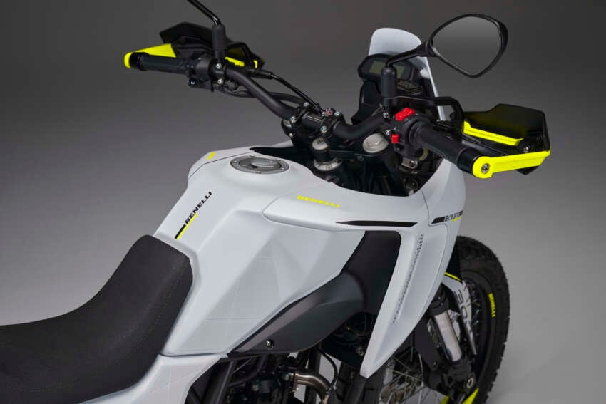 Benelli BKX 300 dan BKX 300 S diperkenal – guna enjin 292 cc baru, masuk pasaran tengah tahun 2024 1702532
