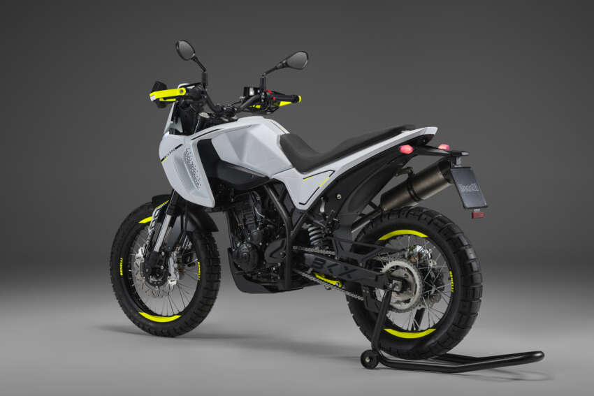 Benelli BKX 300 dan BKX 300 S diperkenal – guna enjin 292 cc baru, masuk pasaran tengah tahun 2024 1702515