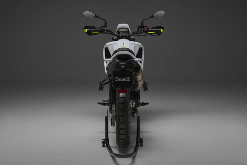 Benelli BKX 300 dan BKX 300 S diperkenal – guna enjin 292 cc baru, masuk pasaran tengah tahun 2024 1702519