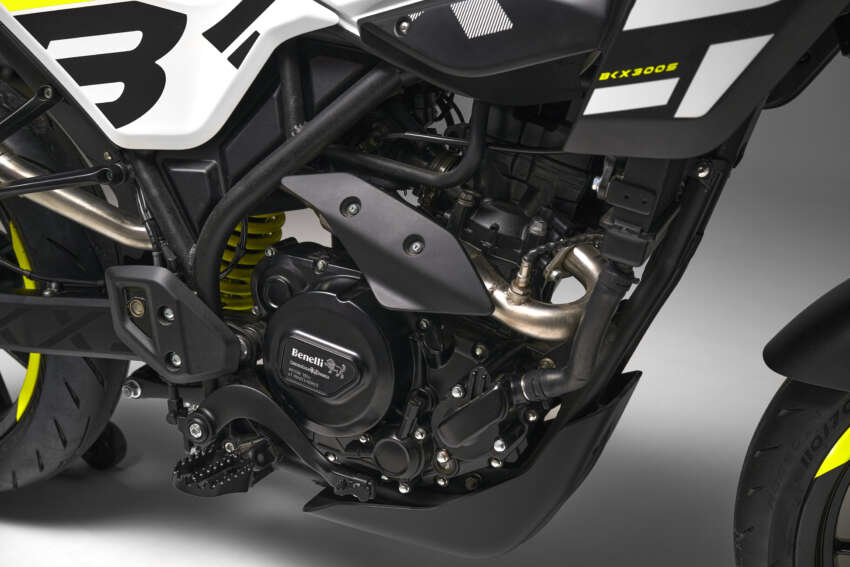 Benelli BKX 300 dan BKX 300 S diperkenal – guna enjin 292 cc baru, masuk pasaran tengah tahun 2024 1702544