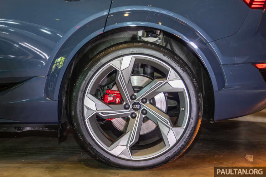 Audi SQ8 e-tron, Sportback e-tron dilancar — 3 motor elektrik, hingga 471 km, 503 PS/973 Nm; dari RM520k 1717098