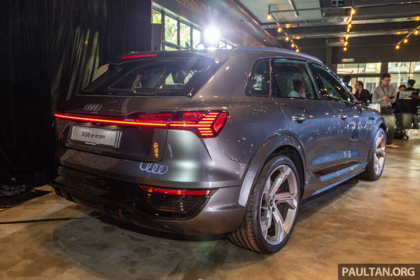 Audi SQ8 e-tron, Sportback e-tron dilancar — 3 motor elektrik, hingga 471 km, 503 PS/973 Nm; dari RM520k 1716930