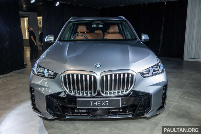 BMW X5 xDrive50e M Sport 2024 dipertontonkan di Malaysia – CKD; 489 hp/700 Nm, gerak elektrik 110 km 1717888