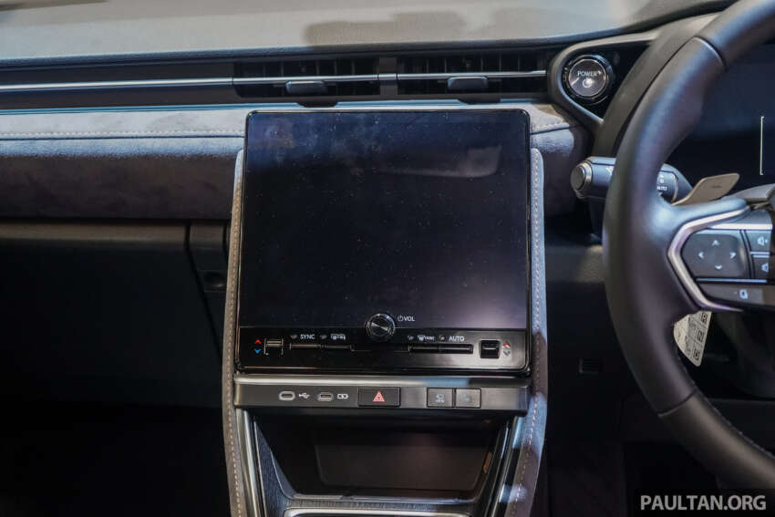 2024 Lexus LBX now in Singapore – brand’s 1st Cat A COE car; 1.5L hybrid; should this come to Malaysia? 1716467
