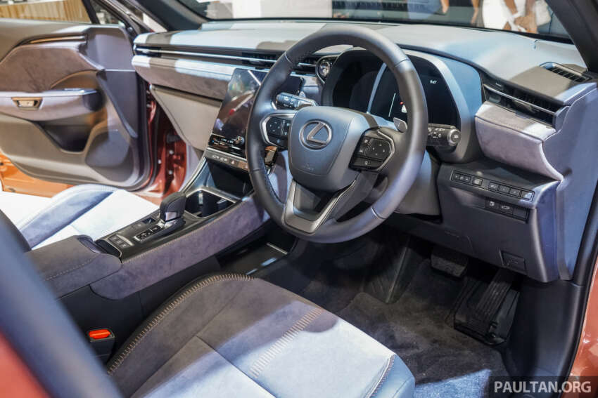 2024 Lexus LBX now in Singapore – brand’s 1st Cat A COE car; 1.5L hybrid; should this come to Malaysia? 1716465