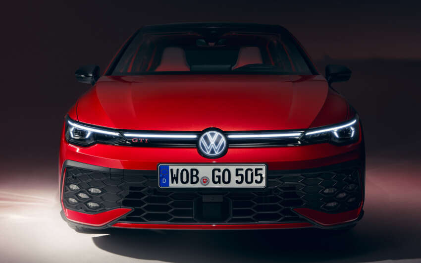 2024 Volkswagen Golf Mk8.5 facelift debuts – styling tweaks, physical buttons, GTE and GTI get more power 1719391
