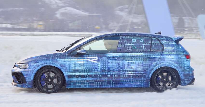 Volkswagen Golf R Mk8 facelift 2024 mula ditunjuk 1721301