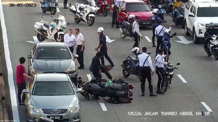 Car vs bike accident in Malaysia – always the car at fault? Why can’t we claim from the bike’s insurance? 1717204