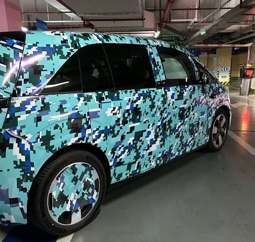 Zeekr smaller EV MPV spied, positioned below 009 MPV;  five-seater driverless taxi, up to 646 PS with AWD 1721189