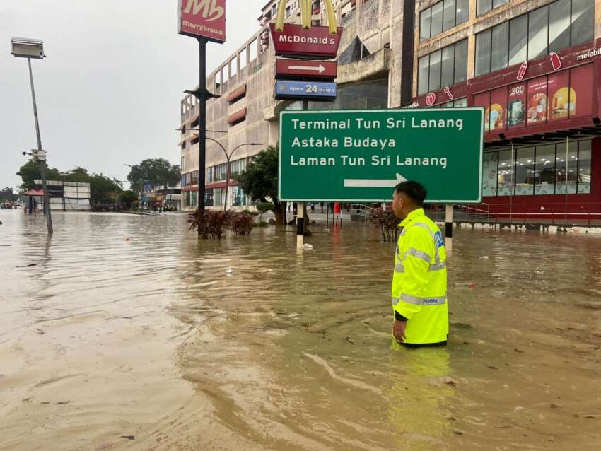 Johor dilanda banjir besar – Kota Tinggi paling terjejas, beberapa jalan ditutup kepada lalu lintas 1713500