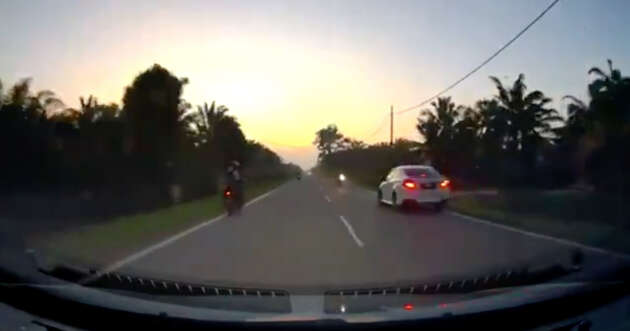 Toyota Vios rempuh motosikal di Muar, Johor
