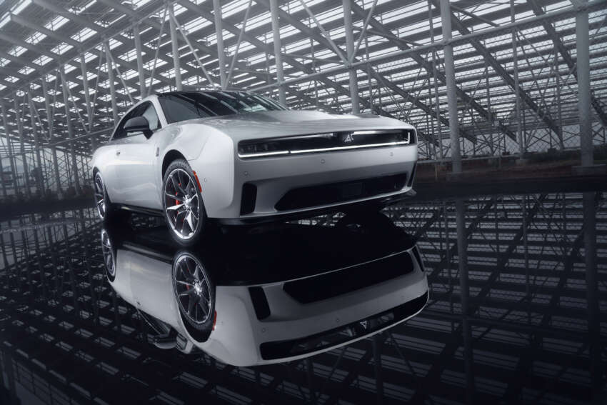 2024 Dodge Charger Daytona debuts – brand’s first EV muscle car with up to 670 hp, 850 Nm, 510 km range 1737149