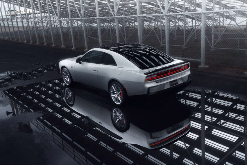 2024 Dodge Charger Daytona debuts – brand’s first EV muscle car with up to 670 hp, 850 Nm, 510 km range 1737150