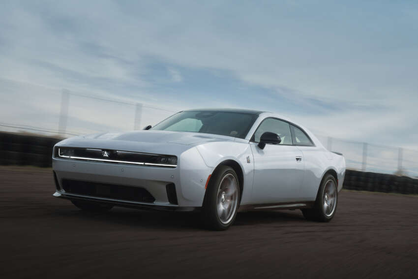 2024 Dodge Charger Daytona debuts – brand’s first EV muscle car with up to 670 hp, 850 Nm, 510 km range 1737151