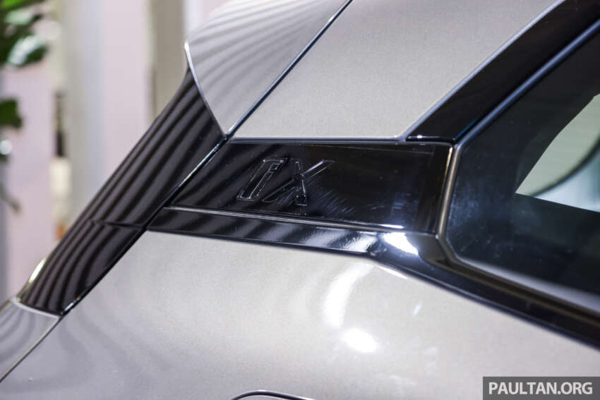 BMW iX xDrive50 Sport 2024 di M’sia — pengecas AC 22 kW; tiada bumbung kaca, Laserlight; murah RM62k 1735347
