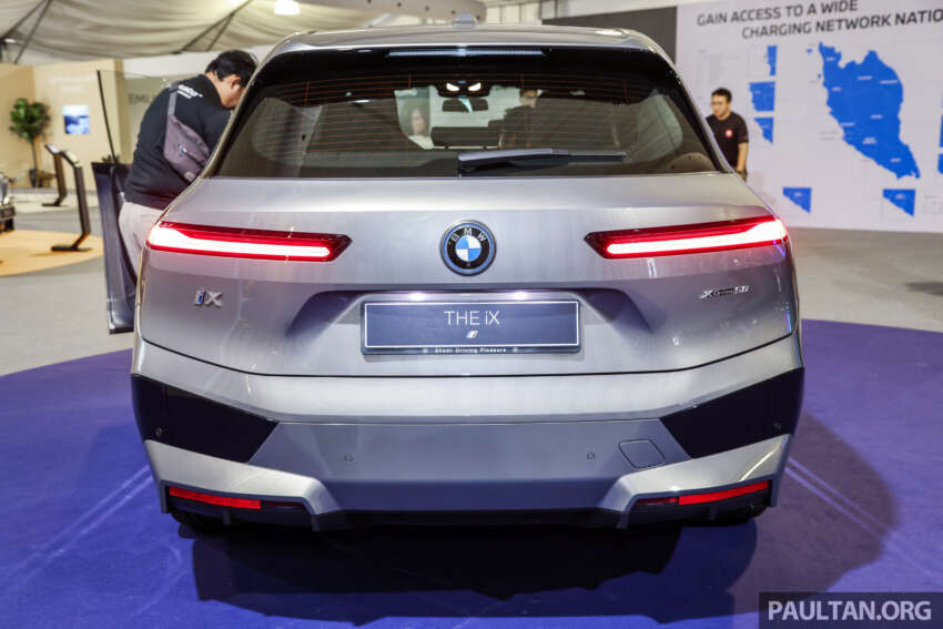 BMW iX xDrive50 Sport 2024 di M’sia — pengecas AC 22 kW; tiada bumbung kaca, Laserlight; murah RM62k 1735322
