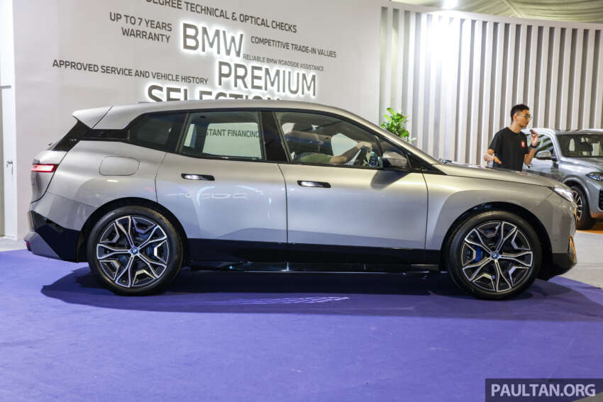 BMW iX xDrive50 Sport 2024 di M’sia — pengecas AC 22 kW; tiada bumbung kaca, Laserlight; murah RM62k 1735323
