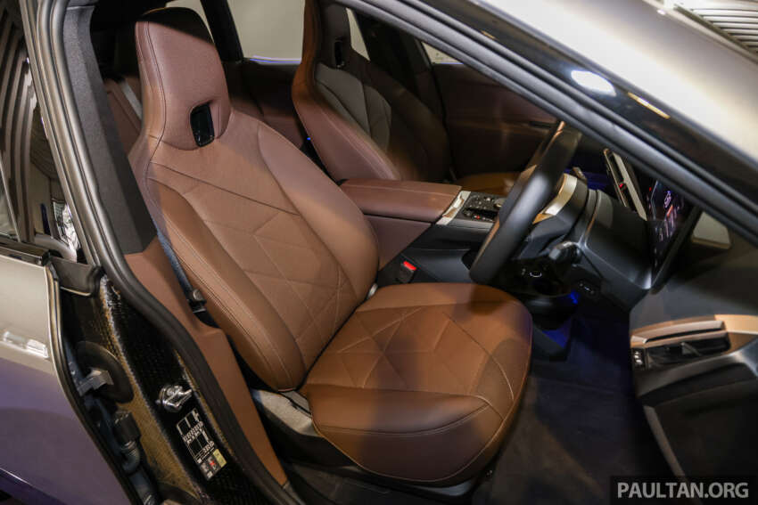 BMW iX xDrive50 Sport 2024 di M’sia — pengecas AC 22 kW; tiada bumbung kaca, Laserlight; murah RM62k 1735372