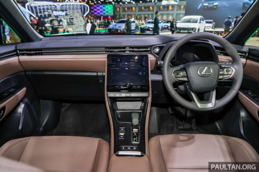 Bangkok 2024: Lexus LBX — SUV 1.5L hibrid kompak 1744958
