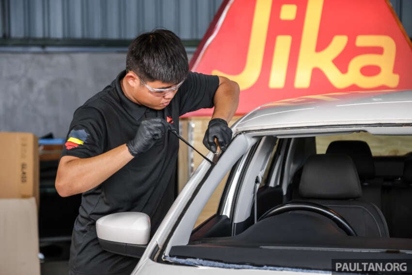 Changing your windscreen? Look for Sika 1738470