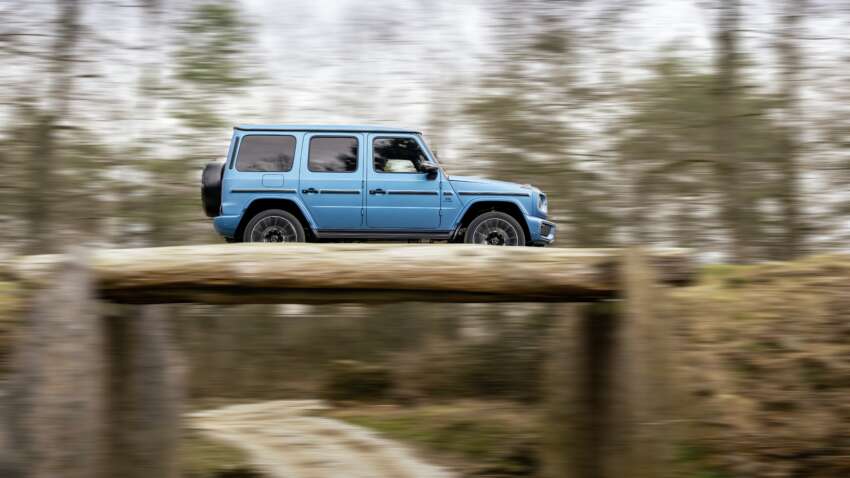2024 Mercedes-Benz G-Class facelift: W465 gets 48V mild hybrid, MBUX, hydraulic dampers, keyless entry! 1746692