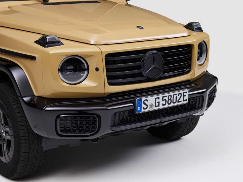 Mercedes-Benz G580 debuts – first-ever electric G-Class; tank turn, quad-motor, 587 PS, 473 km EV range 1754641