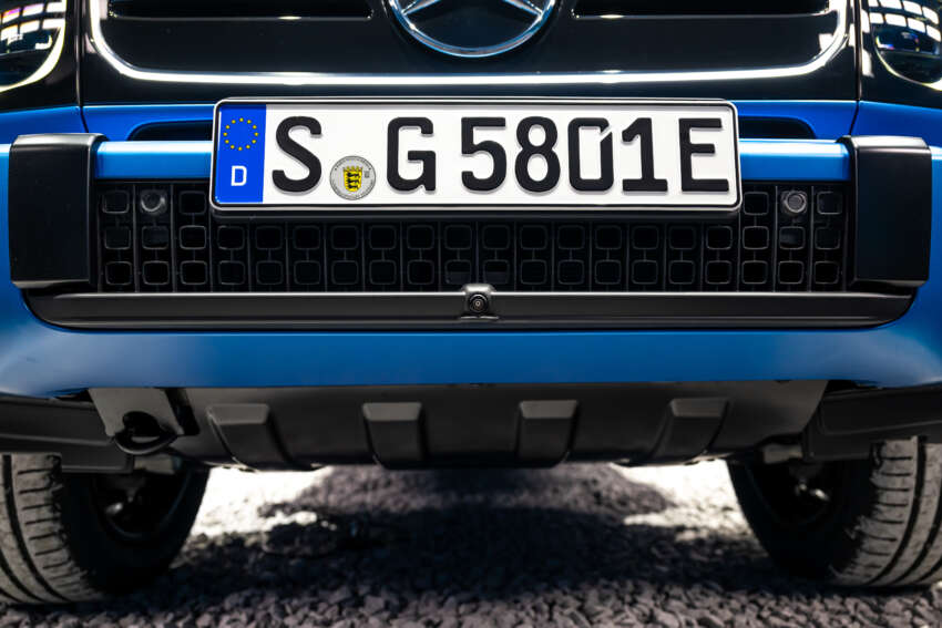 Mercedes-Benz G580 debuts – first-ever electric G-Class; tank turn, quad-motor, 587 PS, 473 km EV range 1754636