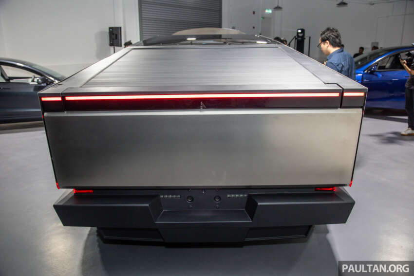 Tesla Cybertruck tiba di Malaysia – bakal dipamerkan di bilik pameran Mei nanti, tetapi bukan untuk dijual 1749459