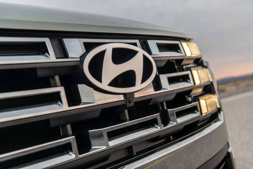 2025 Hyundai Santa Cruz facelift debuts – updated face and interior; XRT trim; 2.5L NA/turbo, 8AT/8DCT 1747685