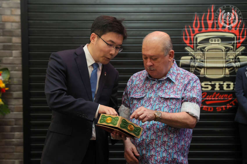 Agong, Sultan Ibrahim Iskandar jadi pemilik pertama Hongqi L5 di dunia – sedan mewah enjin V8 twin turbo 1750035