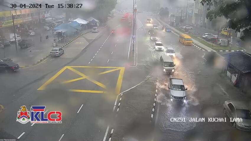 Hujan lebat petang ini akibatkan banjir di beberapa kawasan di Petaling Jaya dan Kuala Lumpur 1757859