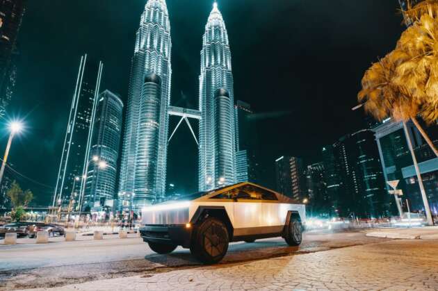 Tesla Cybertruck dipertontonkan di bilik pameran di Pavilion Damansara Heights sehingga 17 Mei ini