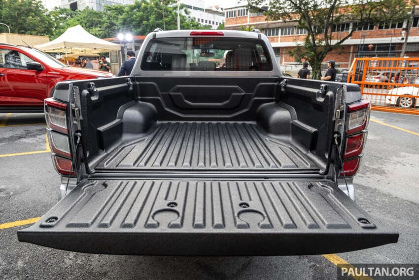 2024 Isuzu D-Max facelift launched in Malaysia – five variants; 1.9L, 3.0L turbodiesels; priced from RM99k 1763148