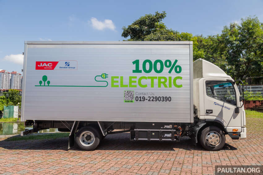 JAC i75 EV light duty truck in Malaysia – 210 km range NEDC, 120 kW DC charging; from RM266,800 OTR 1761722