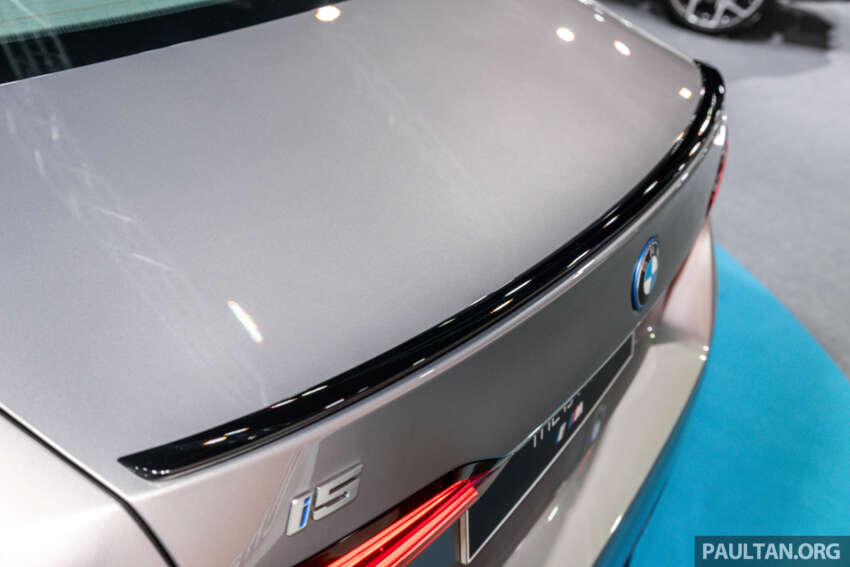 BMW i5 M60 xDrive 2024 kini di M’sia – hingga 601 PS,  jarak gerak hingga 516 km; harga jangkaan RM480k 1766650