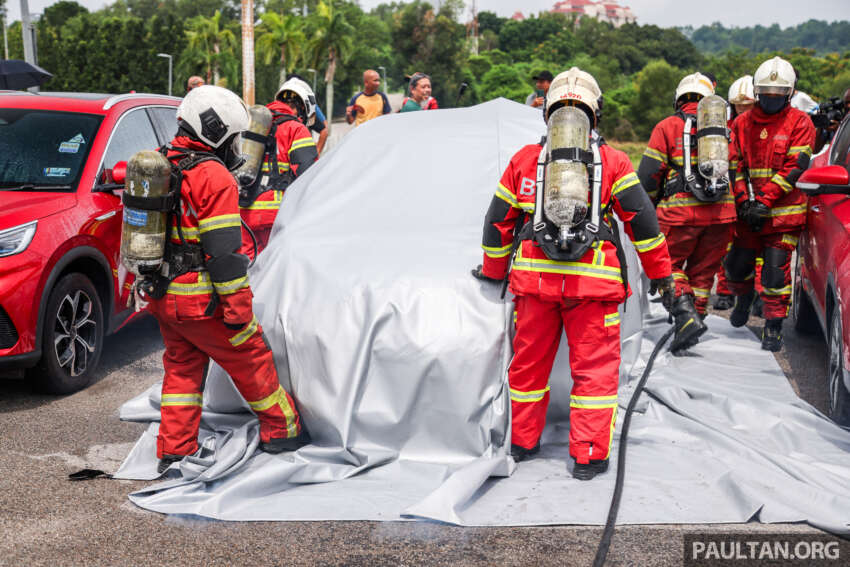 EV fire blanket demonstrated by Fire and Rescue department of Malaysia – suitable for most vehicles 1767861