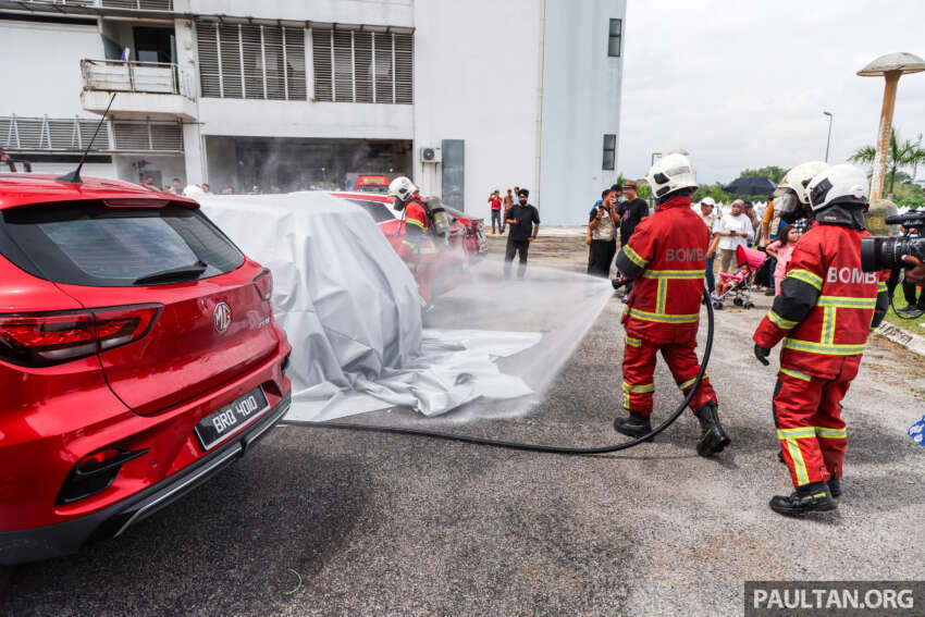 EV fire blanket demonstrated by Fire and Rescue department of Malaysia – suitable for most vehicles 1767863
